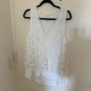 Witchery  White Lace Crochet V-Neck Blouse Lined. Resort, Beach, Wedding